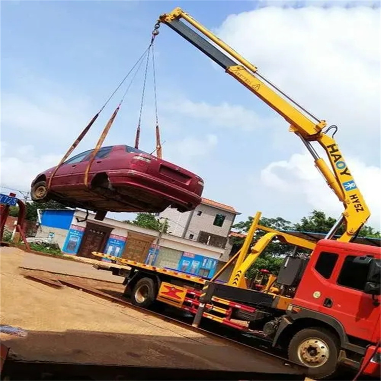 环翠吊车吊汽车的正确方法